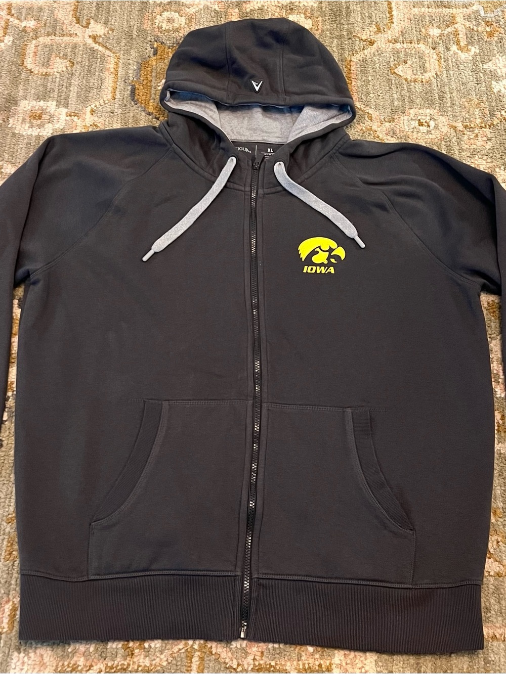 Iowa Hawkeyes Antigua Full Zip Hoodie Men’s Size XL Color‎ Dark Grey
